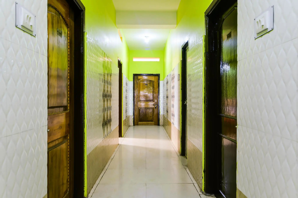 SPOT ON 63771 Hotel Puri Dham