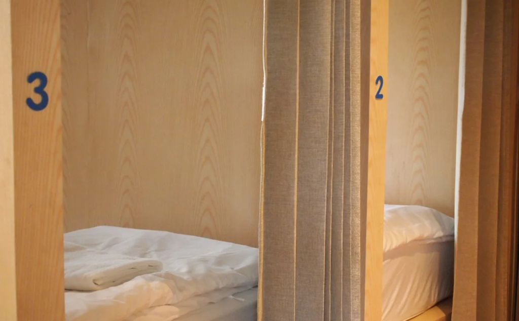Snooze Poshtel