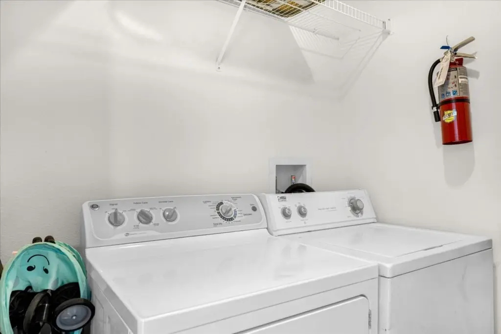 3 Bedrooms 25 Bathrooms Encantada 3091 Yl
