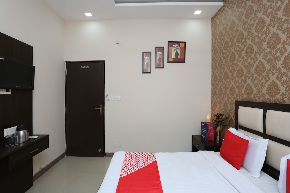 OYO 12479 Hotel city shine
