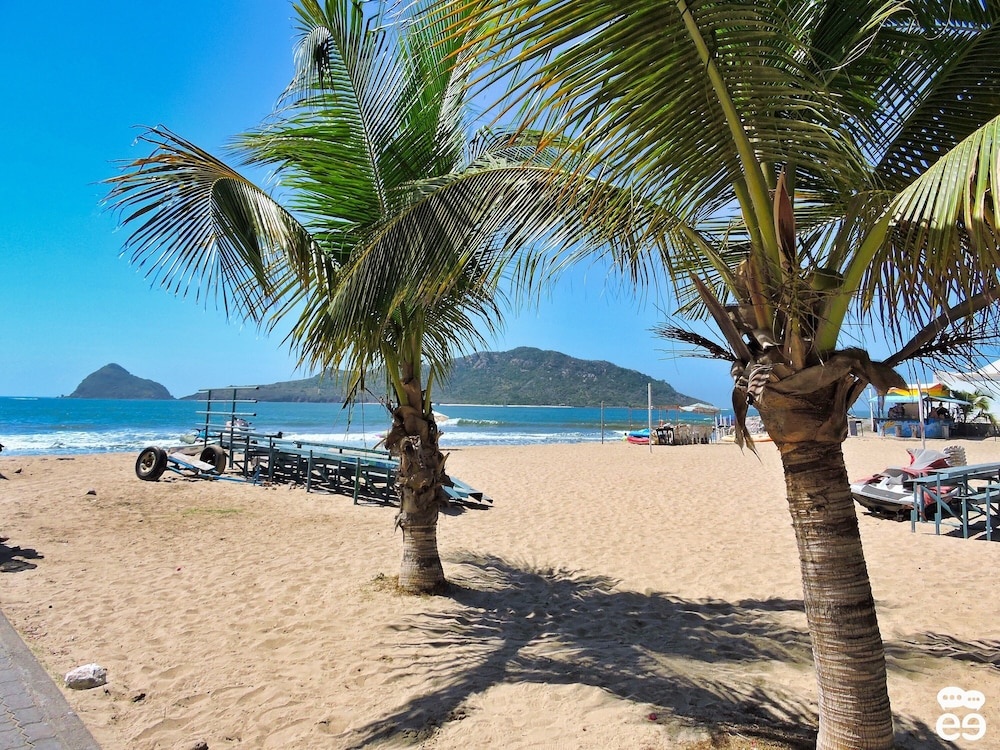 Apartment on the Beach - H-3