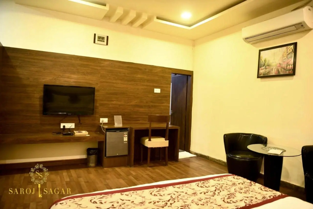 Hotel Saroj Sagar