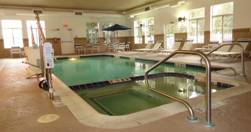Holiday Inn Express & Suites New Buffalo, MI by IHG