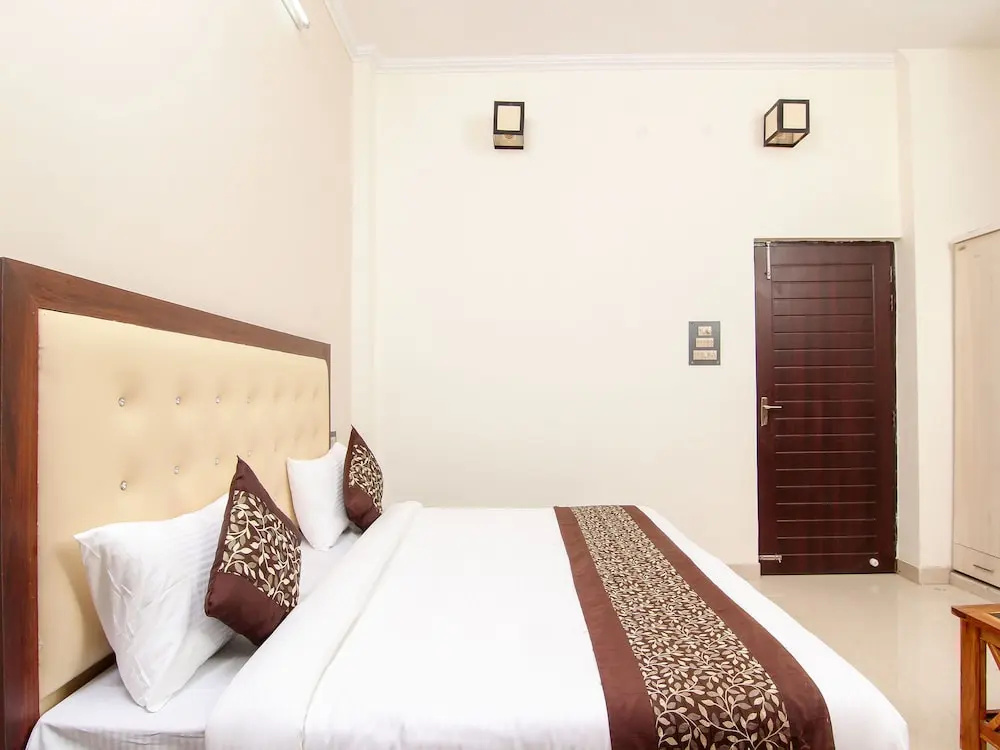 OYO Flagship 12365 CZ Inn