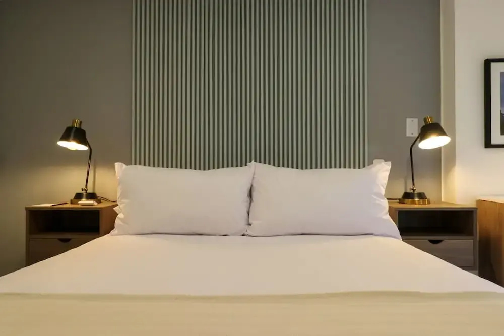 w Impressive 1BR Near Central Restaurante