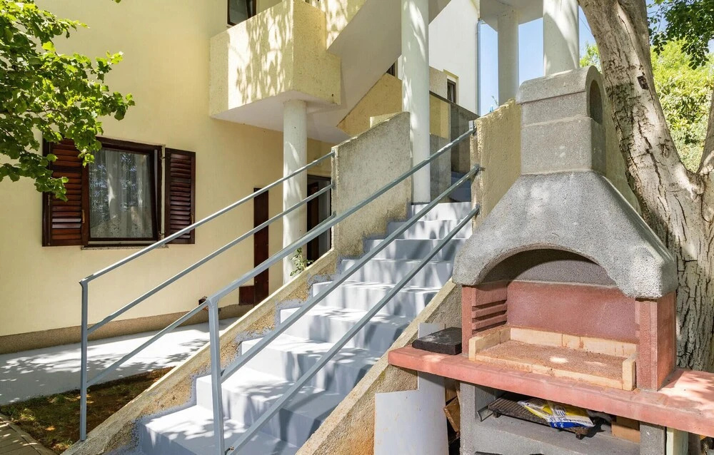 One-Bedroom Holiday Home In Valbandon