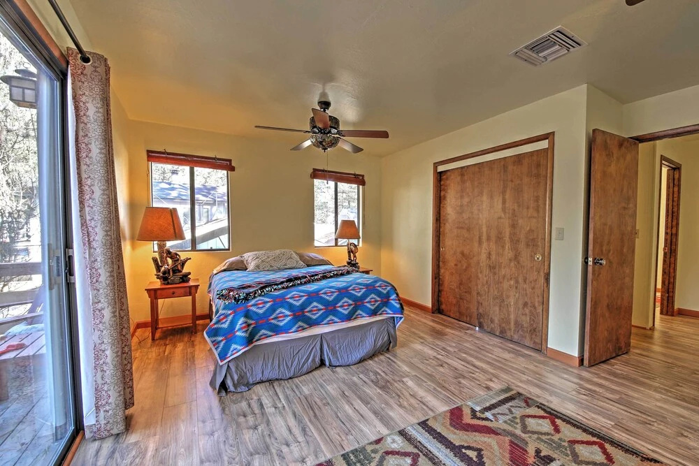 Big Bear Cabin w/ Fenced Yard: 4 Mi to Snow Summit