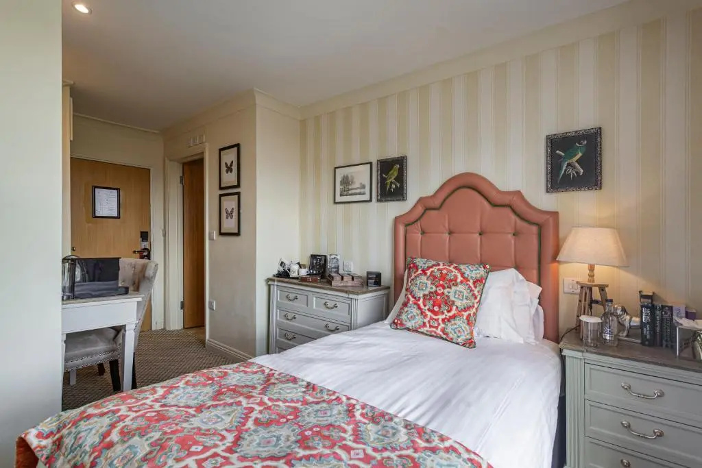 The White Horse Hotel, Romsey, Hampshire - The Coaching Inn Group