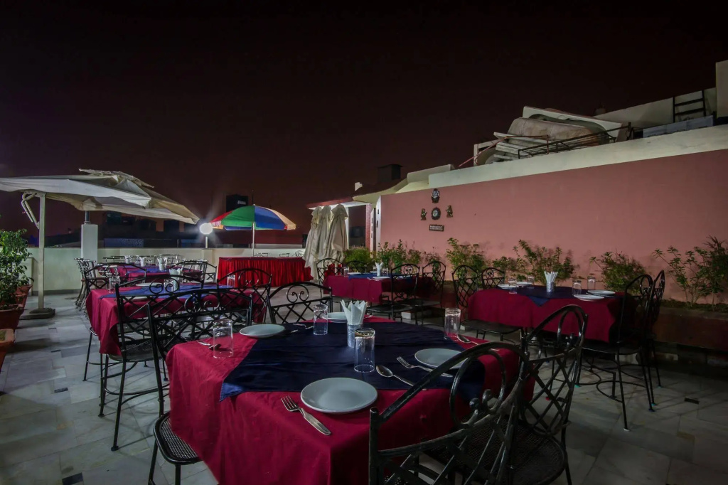 The Suncourt Hotel Yatri