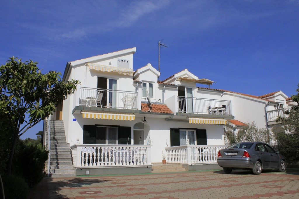 Apartment Vik - 250m from beach A1 Brodarica, Riviera Sibenik