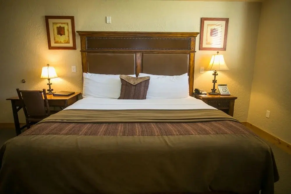 Amazing Mountain Views and Full Kitchen by RedAwning - Save 20% on 7+ Nights!