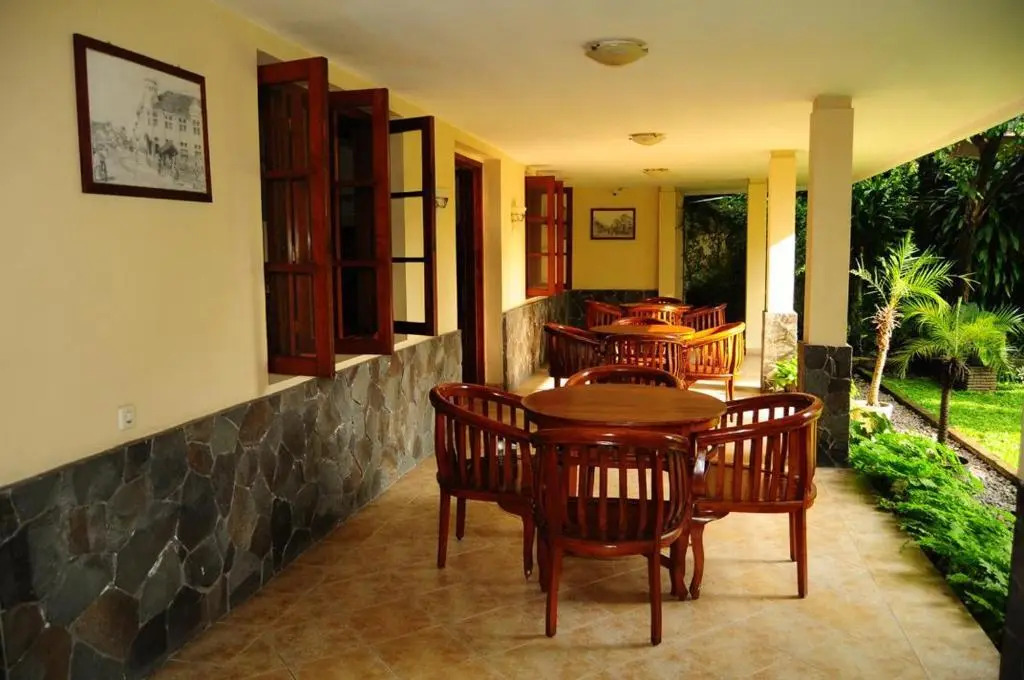 Teras Solo Syariah Guest House