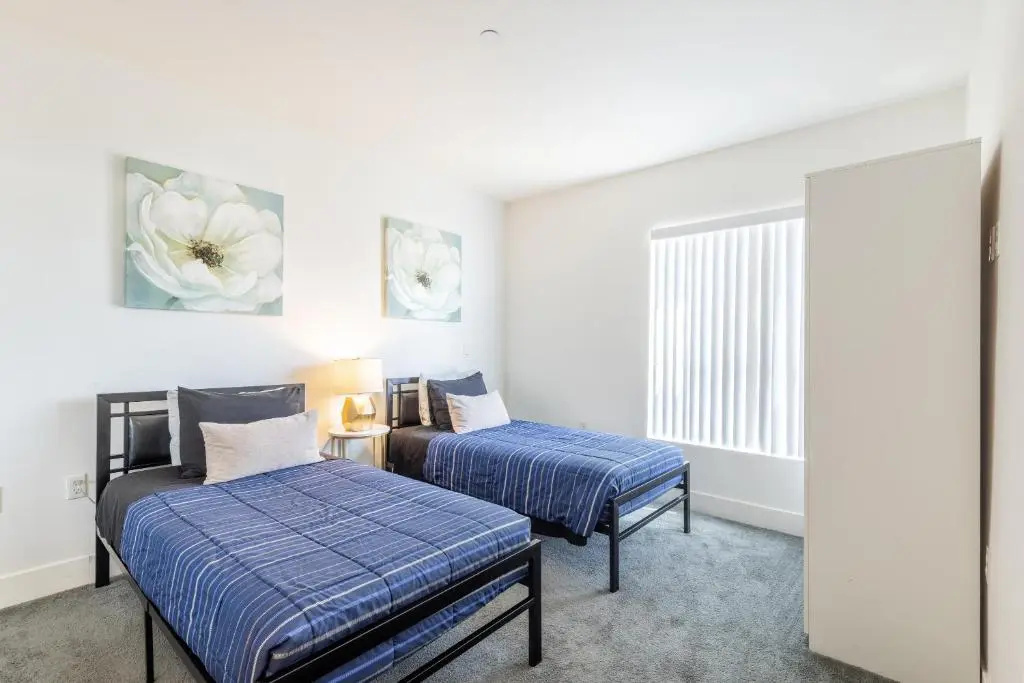 Heaven On Hollywood Boulevard Furnished Apartments