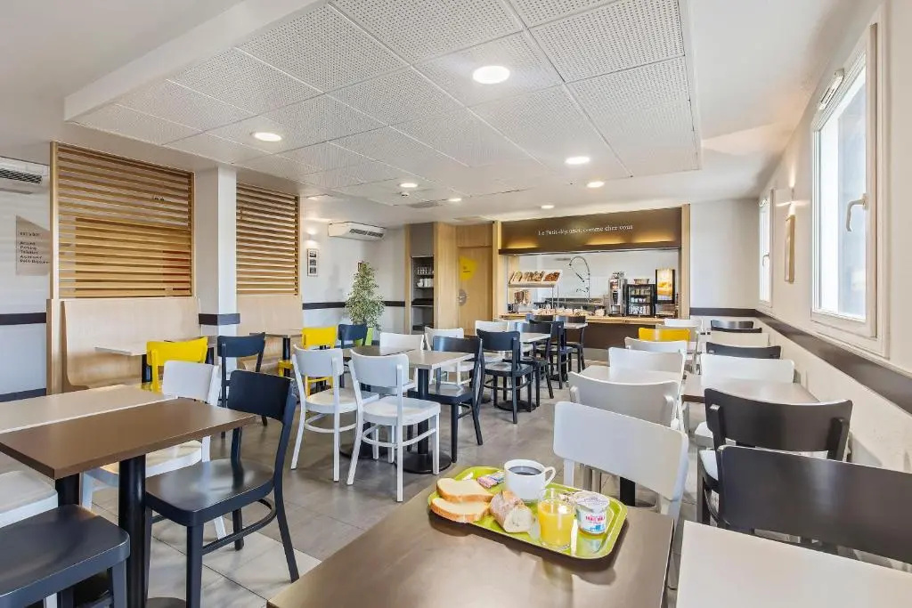 B&B HOTEL Lyon Grand Stade Meyzieu