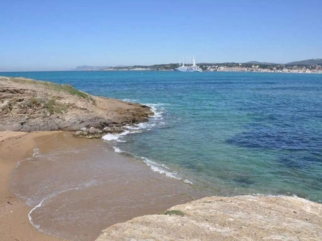 Appartement Six-Fours-les-Plages, 3 pièces, 6 personnes - FR-1-316-95