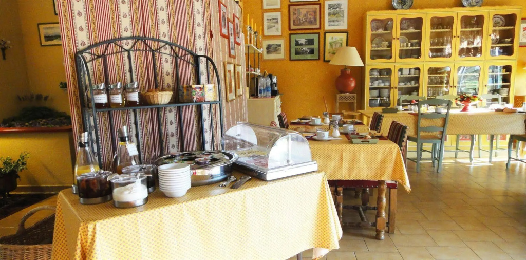 Hôtel & Résidence Lou Paradou Gréoux Les Bains