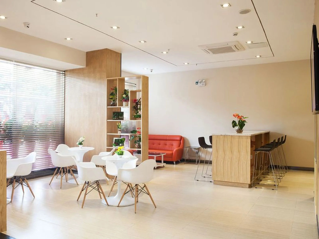 IU Hotel Zhuhai Gongbei Immigration Port Branch