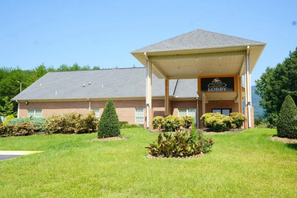 Columbus Inn and Suites