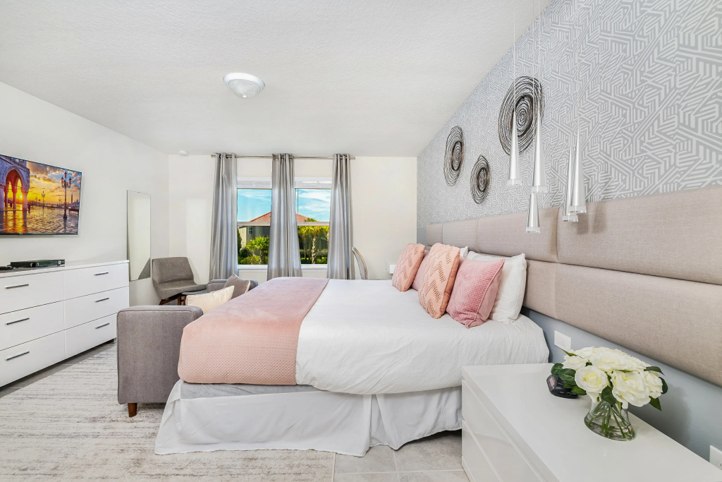 7427 - LUXURY 5 BED Townhome in SOLTERRA RESORT, Davenport, US