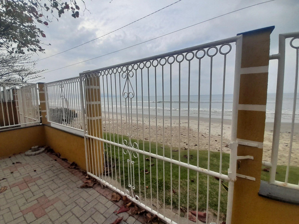 Sobrado Pé Na Areia Em Perequê Aaf1974