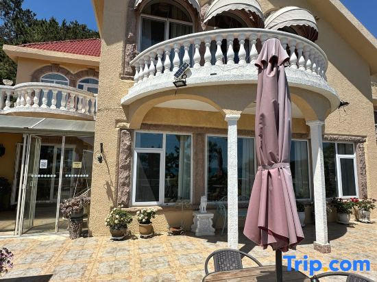 Manju Gallery Hotel and Boutique (Qingdao, Laoshan)