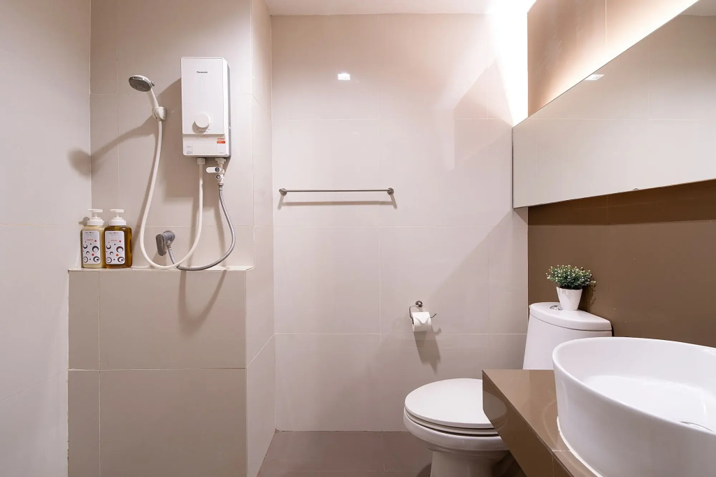 Leenova Hotel