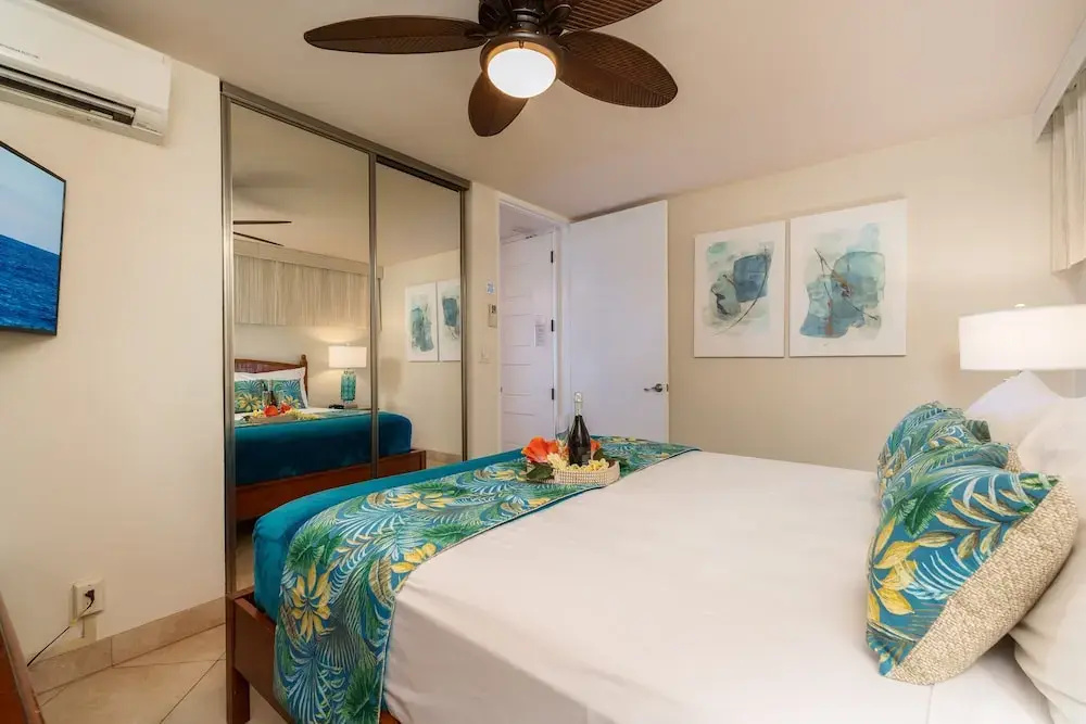 Papakea E201 1 Bedroom, 1 Bath 1 Condo by Redawning