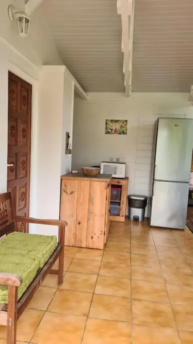 Grand bungalow avec piscine et vue mer