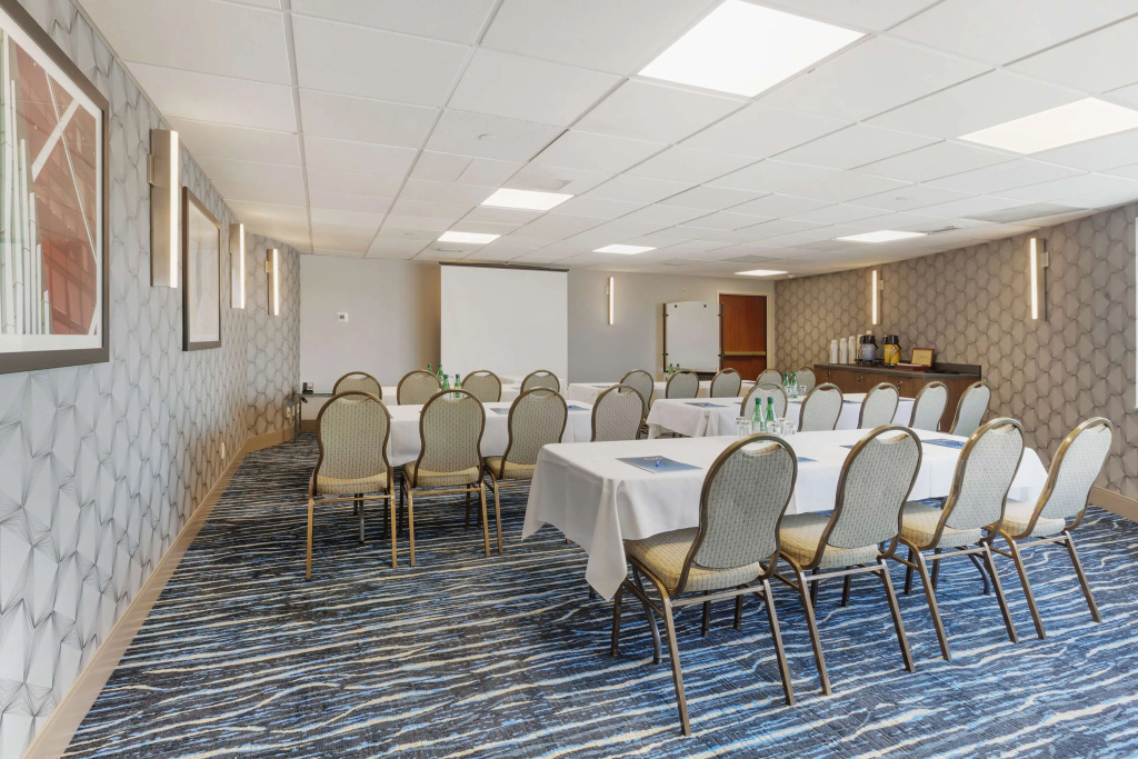 GLō Best Western Mississauga Corporate Centre