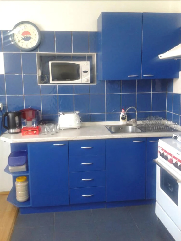 Hostel64