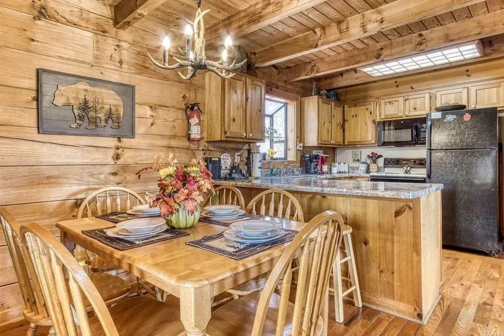 A Place In Time - Great Cabin - Awesome Views, 2 Bedroom Cabin by RedAwning