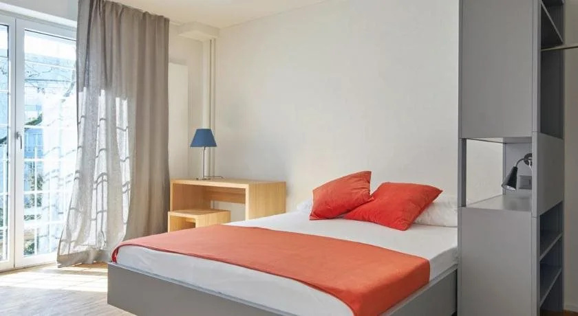 Josephine's Guesthouse - WOMEN ONLY with rooftop and community area