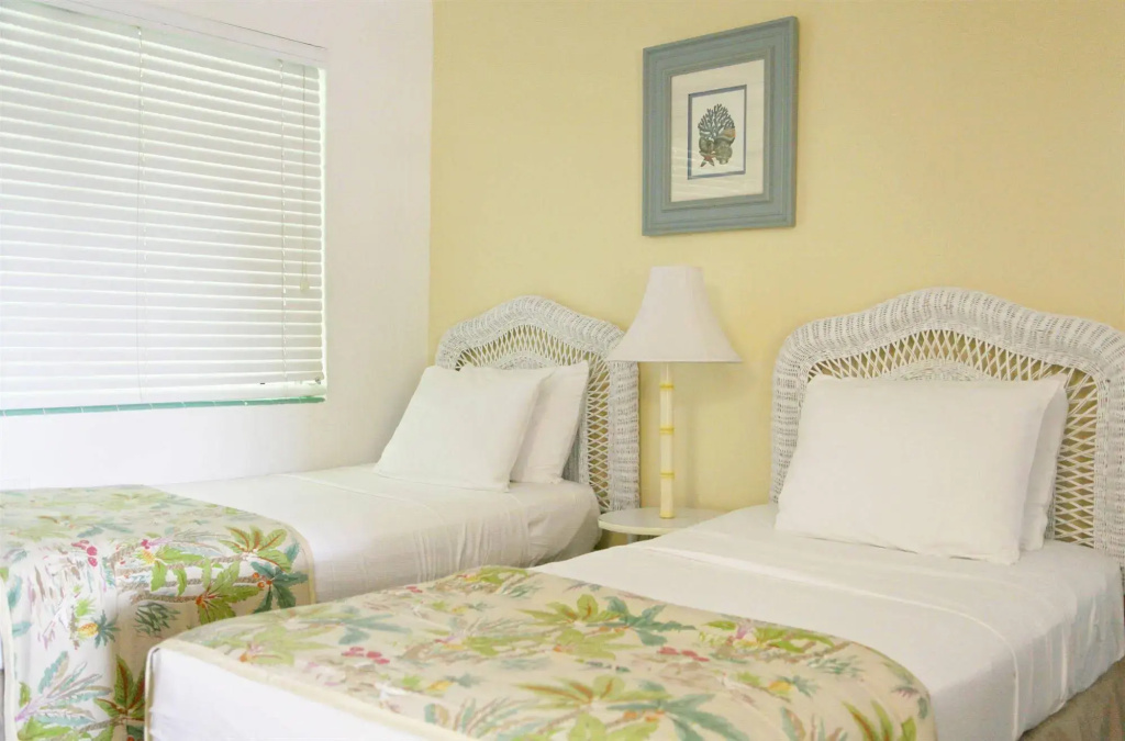 Seaspray Surf Lodge