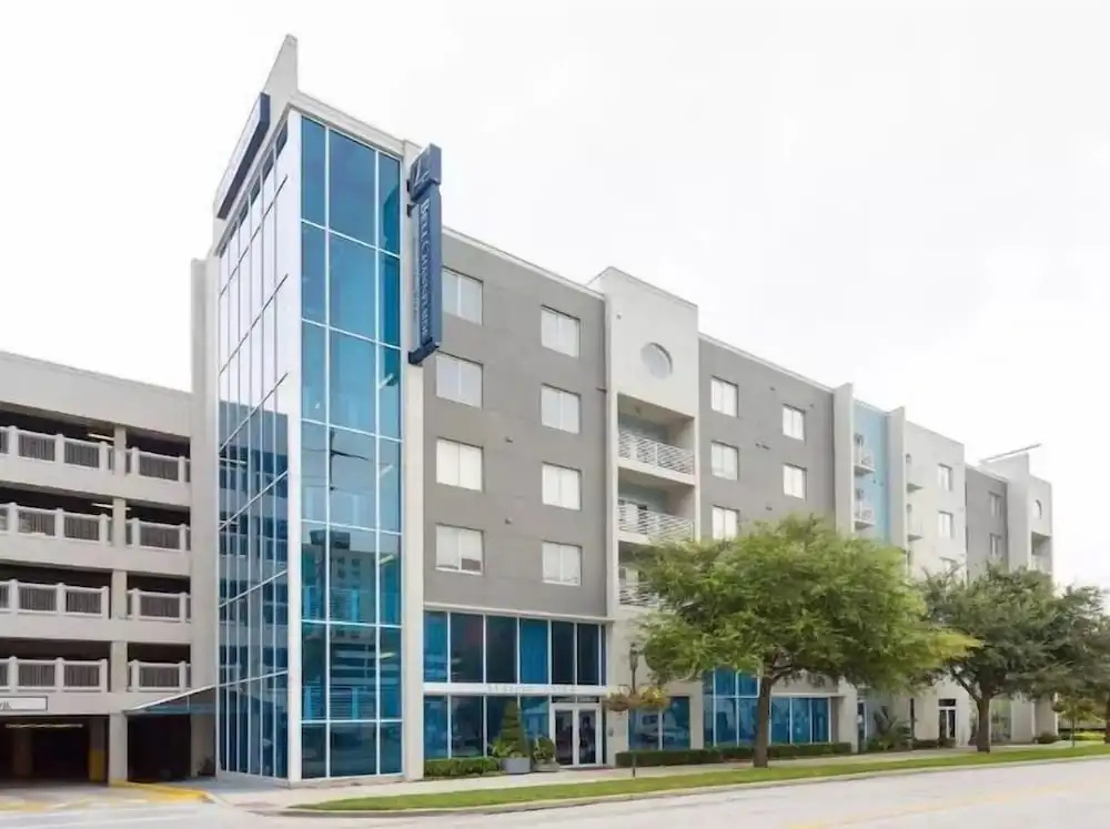 BC-522: Channelside Luxury Apartment