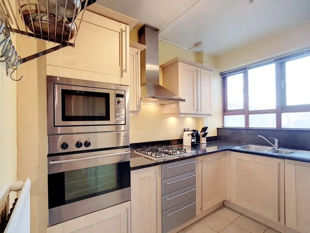 Very Central 2BR Kings Cross Apartment!