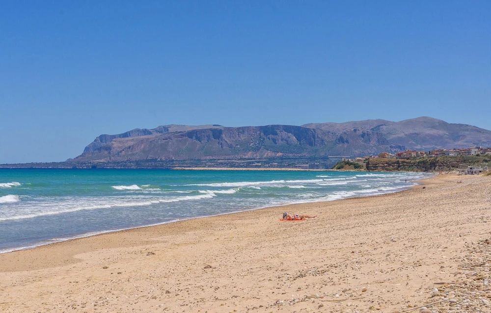Nice Home in Balestrate With 3 Bedrooms and Wifi