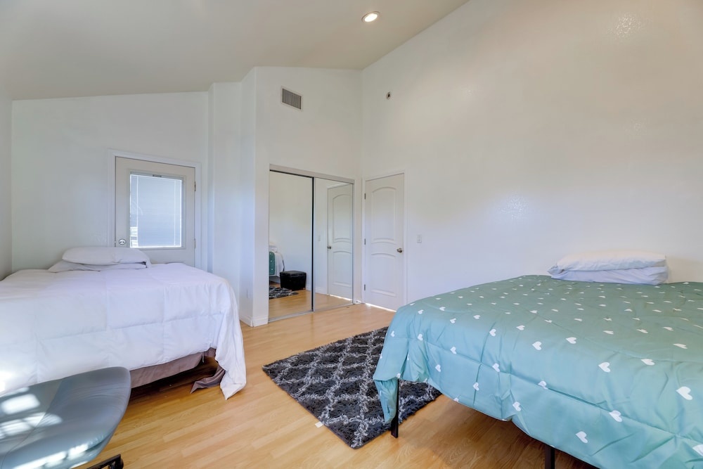 Great Location & Free Extras! Bellflower Stay