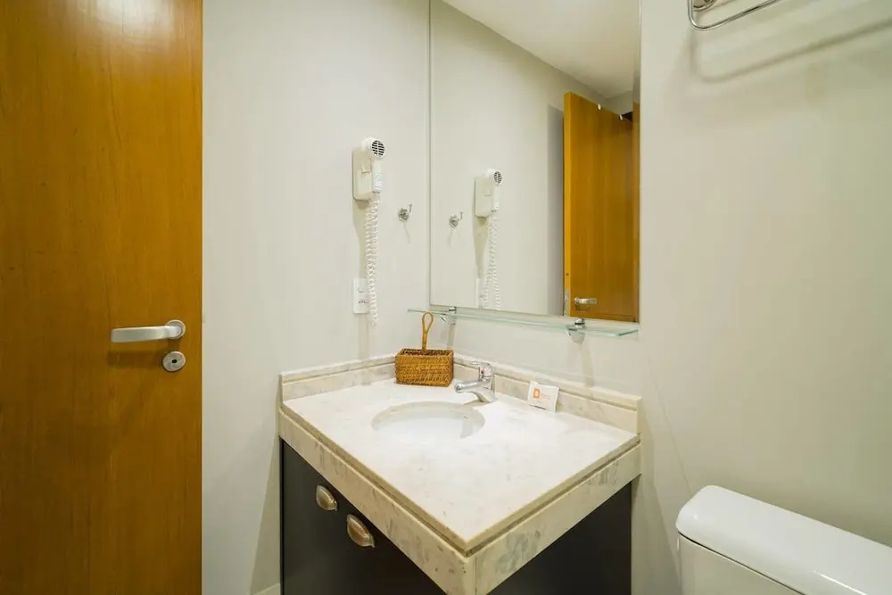 BO217 Flat na Av.Ibirapuera em local fantástico!