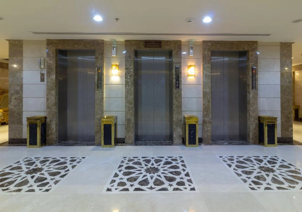 Al Bayraq Hotel