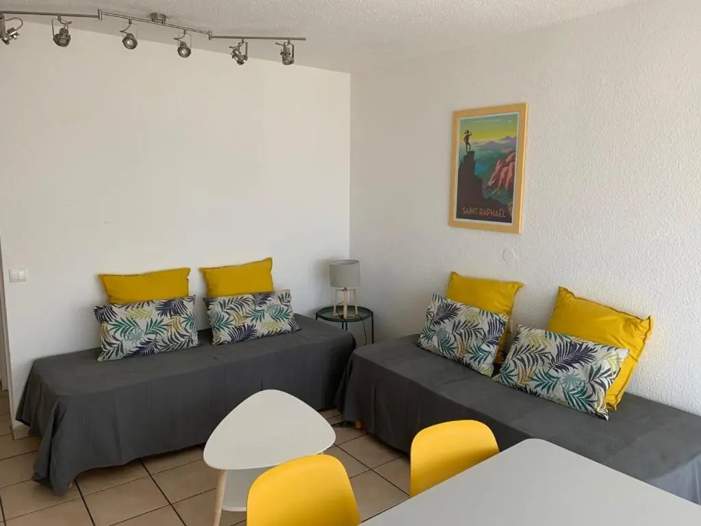 Appartement Saint-Raphaël, 1 pièce, 2 personnes - FR-1-466A-24