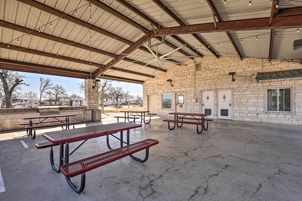 Tiny Home w/ Pool Access, 8 Mi to Downtown Austin!