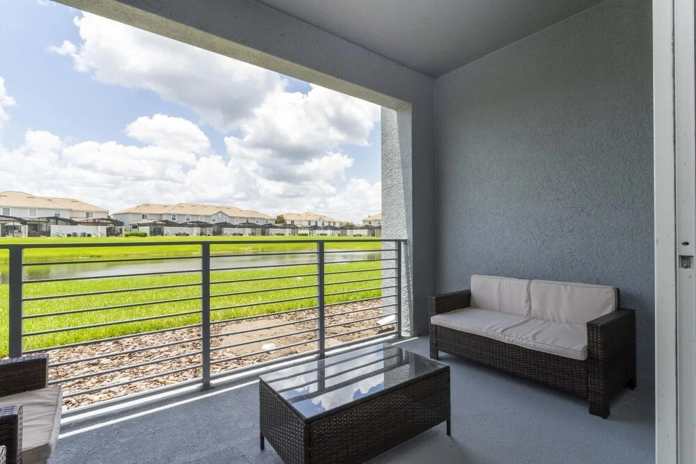 Stunning 2 Bd Apto Close to Disney Storey Lake Resort 105
