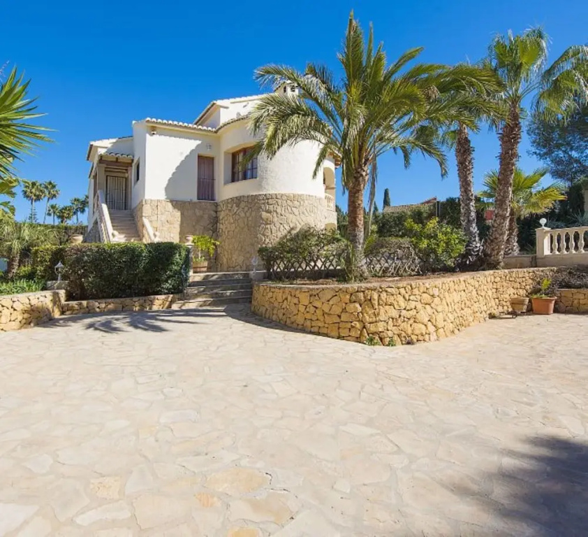 Villa - 3 Bedrooms with Pool - 106410