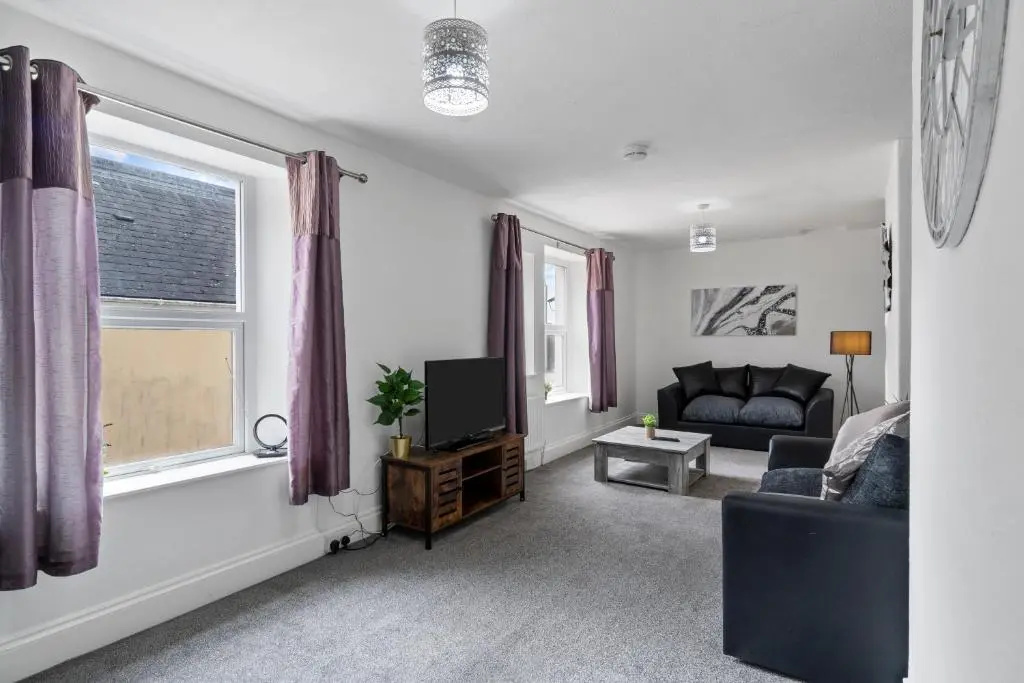 Spacious Holiday Home & Plymouth Pier & Free Parking