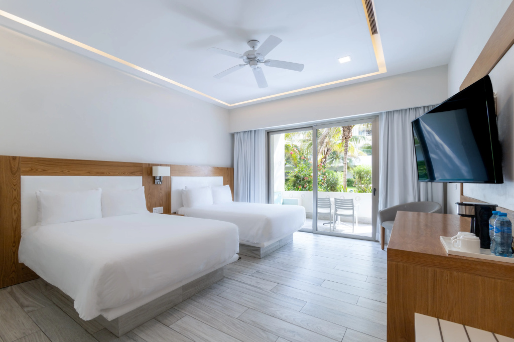 Izla Beach Front Hotel