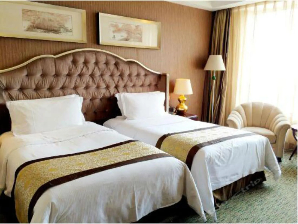 Yulong International Hotel