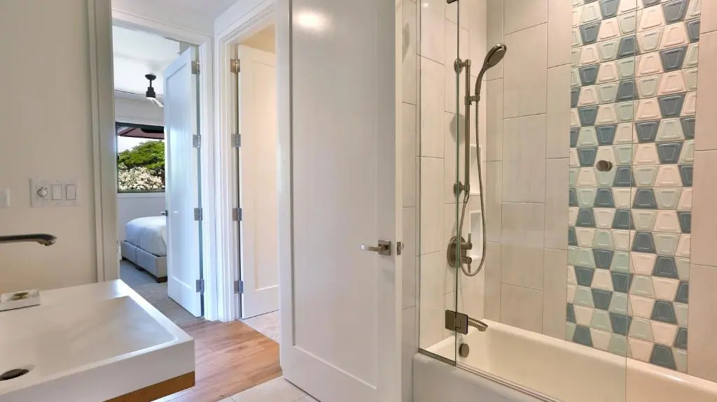 Maui Westside Presents - Luana Garden Villas 15D