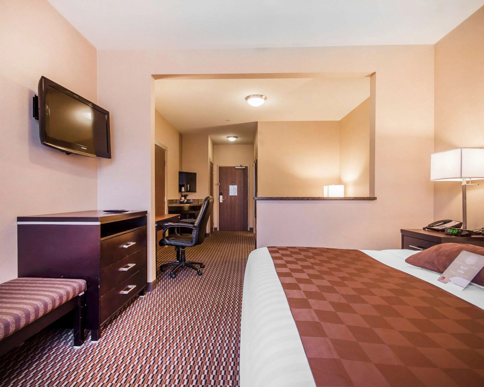 Comfort Suites Kelowna