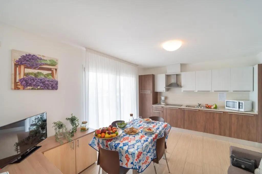 Elegant Residenza Monica Two Bedroom C6 Sleeps 6
