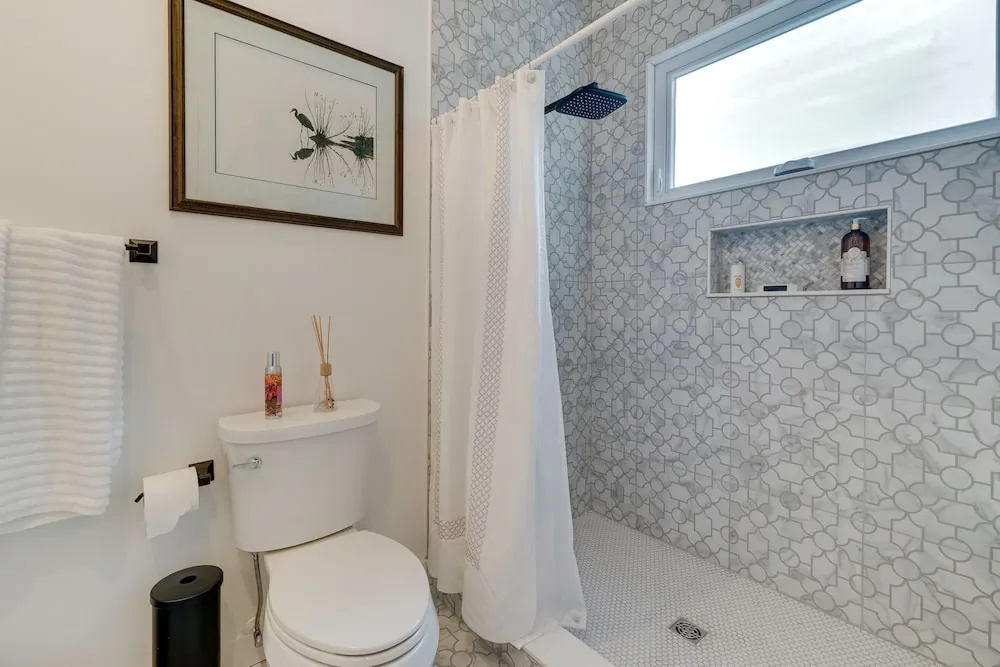 ~ 1 Mi to Dtwn: Wilmington Home w/ Patio!